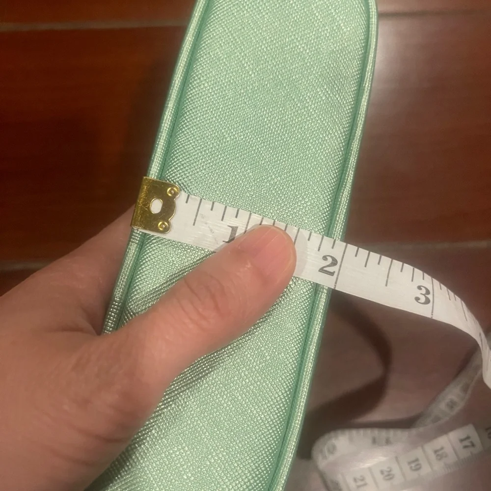 La Mer Light Green pouch